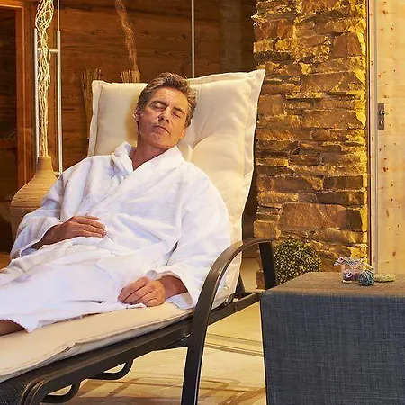 Alpeiner - Nature Tirol 4* Нойштіфт-ім-Штубайталь