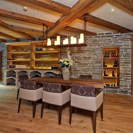 Alpeiner - Nature Tirol Готель 4*