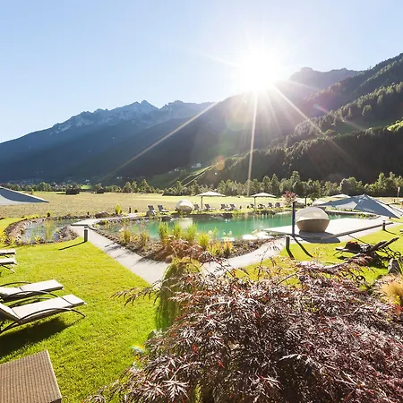 Alpeiner - Nature Tirol Нойштіфт-ім-Штубайталь