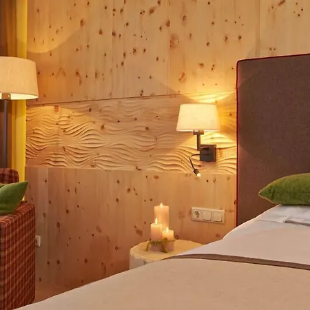 Alpeiner - Nature Tirol Нойштіфт-ім-Штубайталь