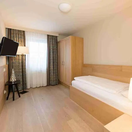 Alpeiner - Nature Tirol Готель