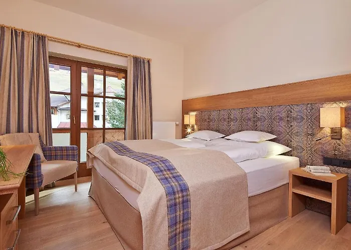 מלון Alpeiner - Nature Tirol 4*