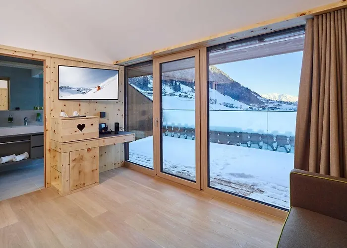 מלון Alpeiner - Nature Tirol 4*